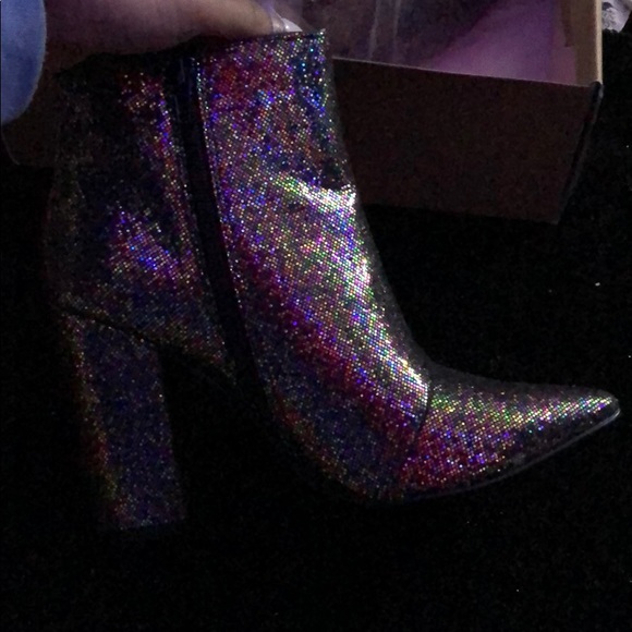 Heels - Picture 4 of 4